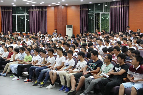 文理学院助力新生开好头起好步