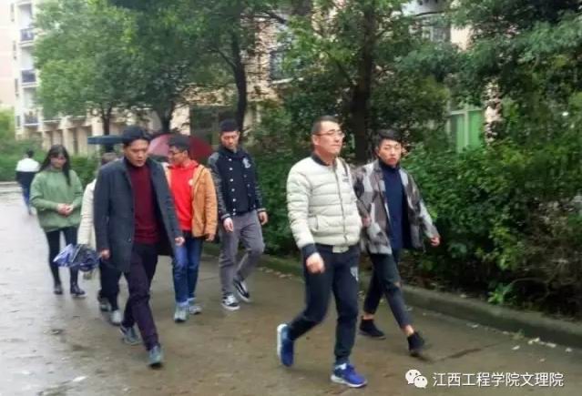 【文理快讯】我知道有个地方没下雨 ——文理学院寝室检查报道